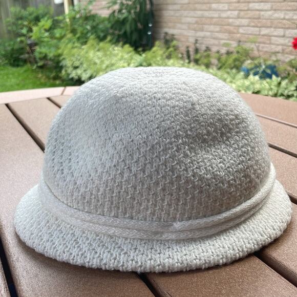 Vintage 60s Cream Knit Cloche Hat Made in USA - Picture 4 of 6